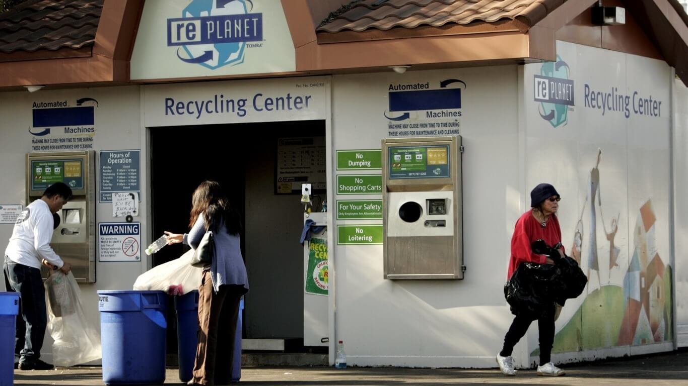 How Much Do Recycling Centers Make A Year? Full Info Here