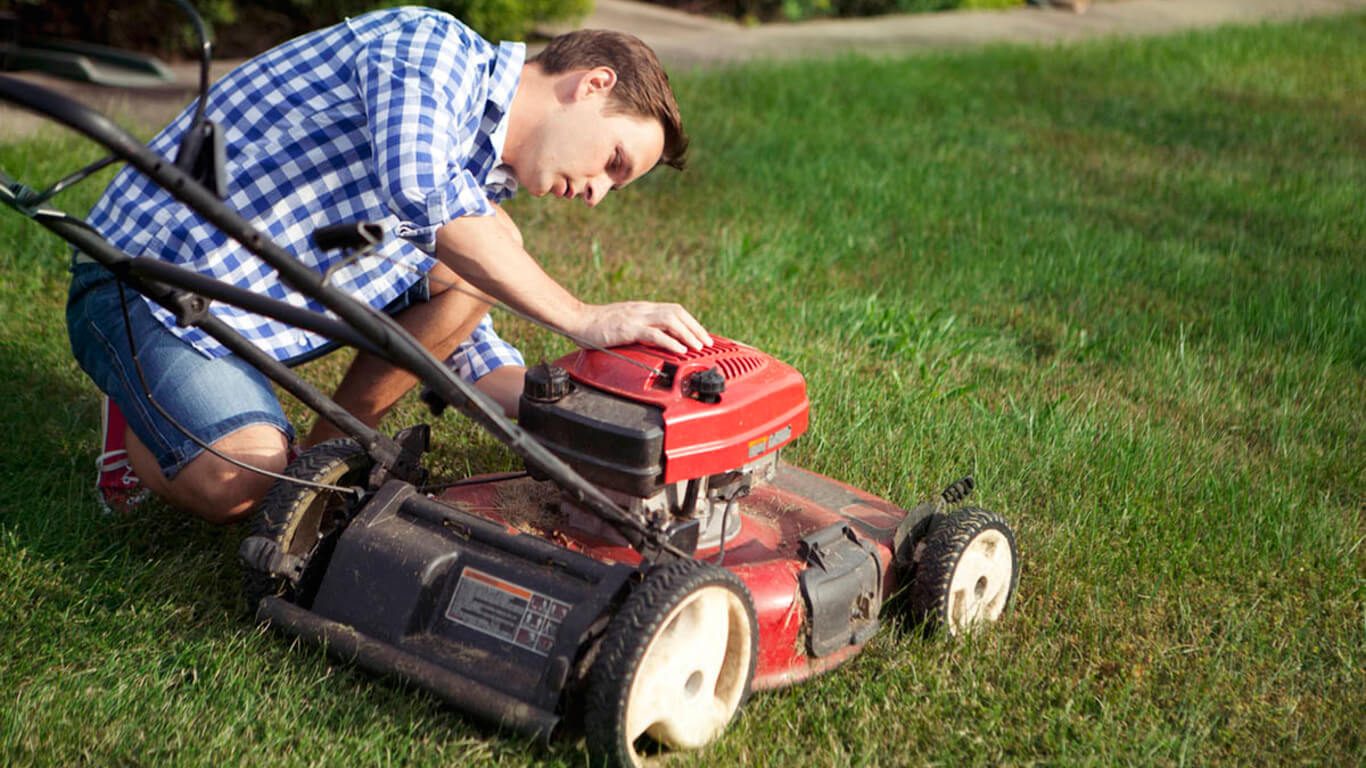 Old lawn mowers disposal. 4 successful recycling options